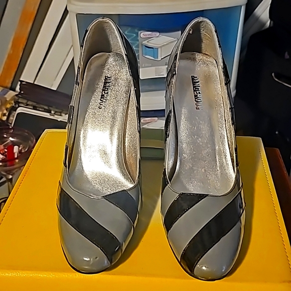 Vintage 1990s Striped Wedge Shoes by Dangerous, Sz 9, Black & Gray Patent Leathe - Picture 2 of 8